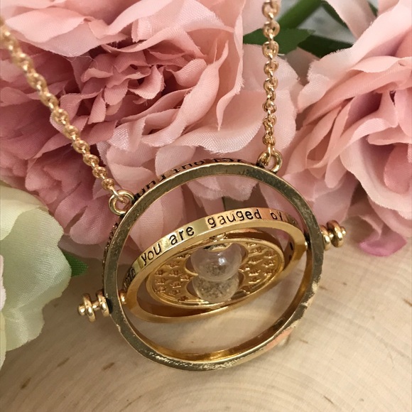 Harry Potter Gold Time Turner Sand Hourglass Pendant Necklace - Picture 3 of 10